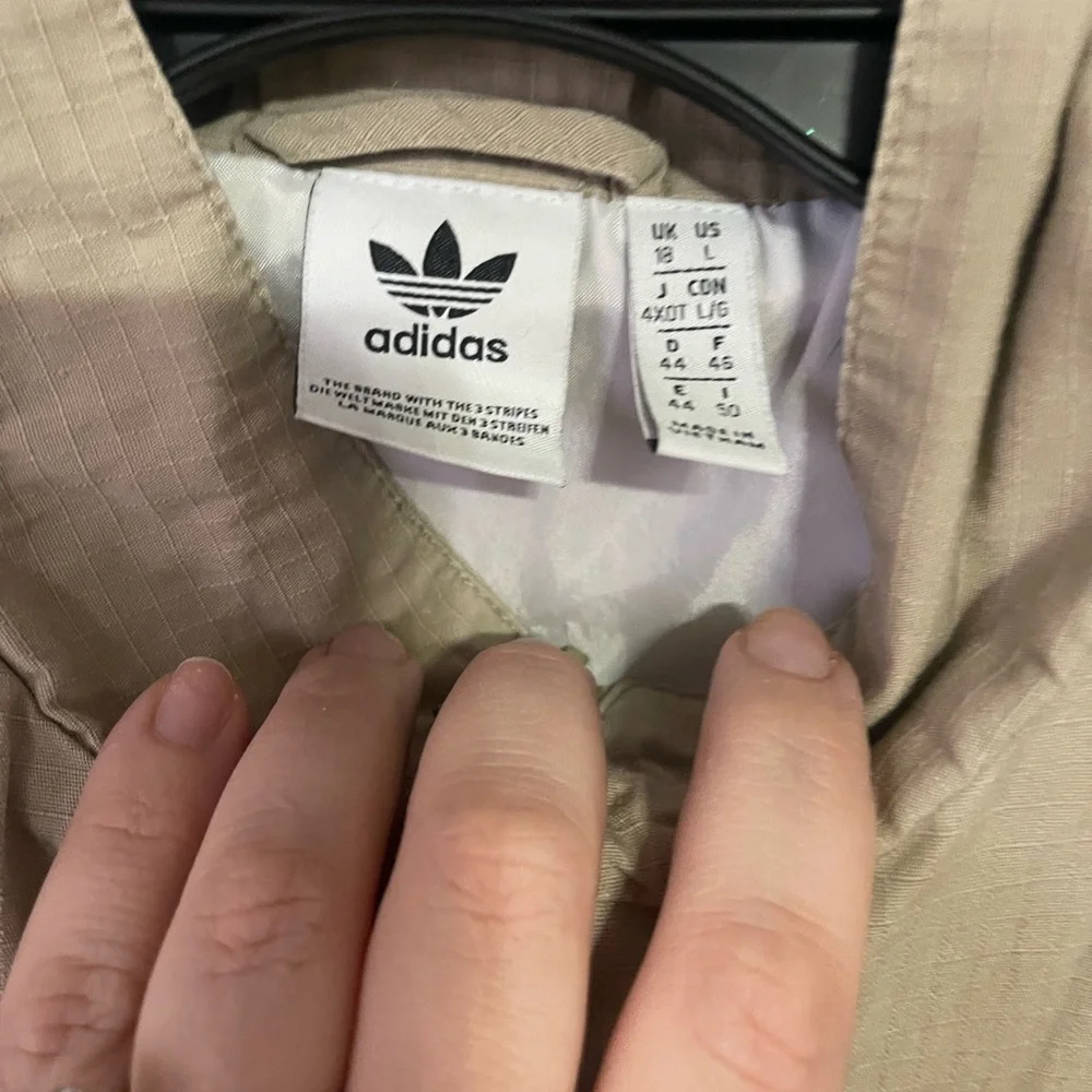 Adidas block track jacket women’s. - Picture 3 of 4